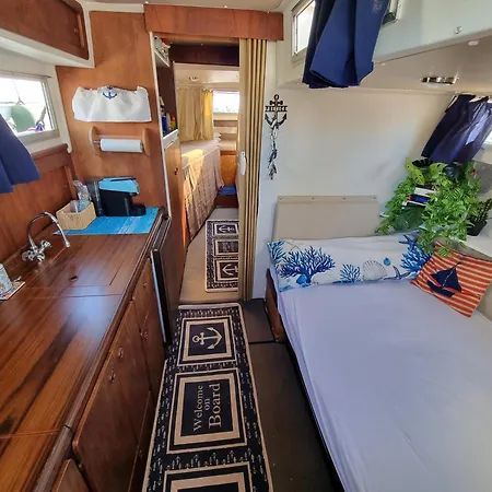 On Boat Poetica